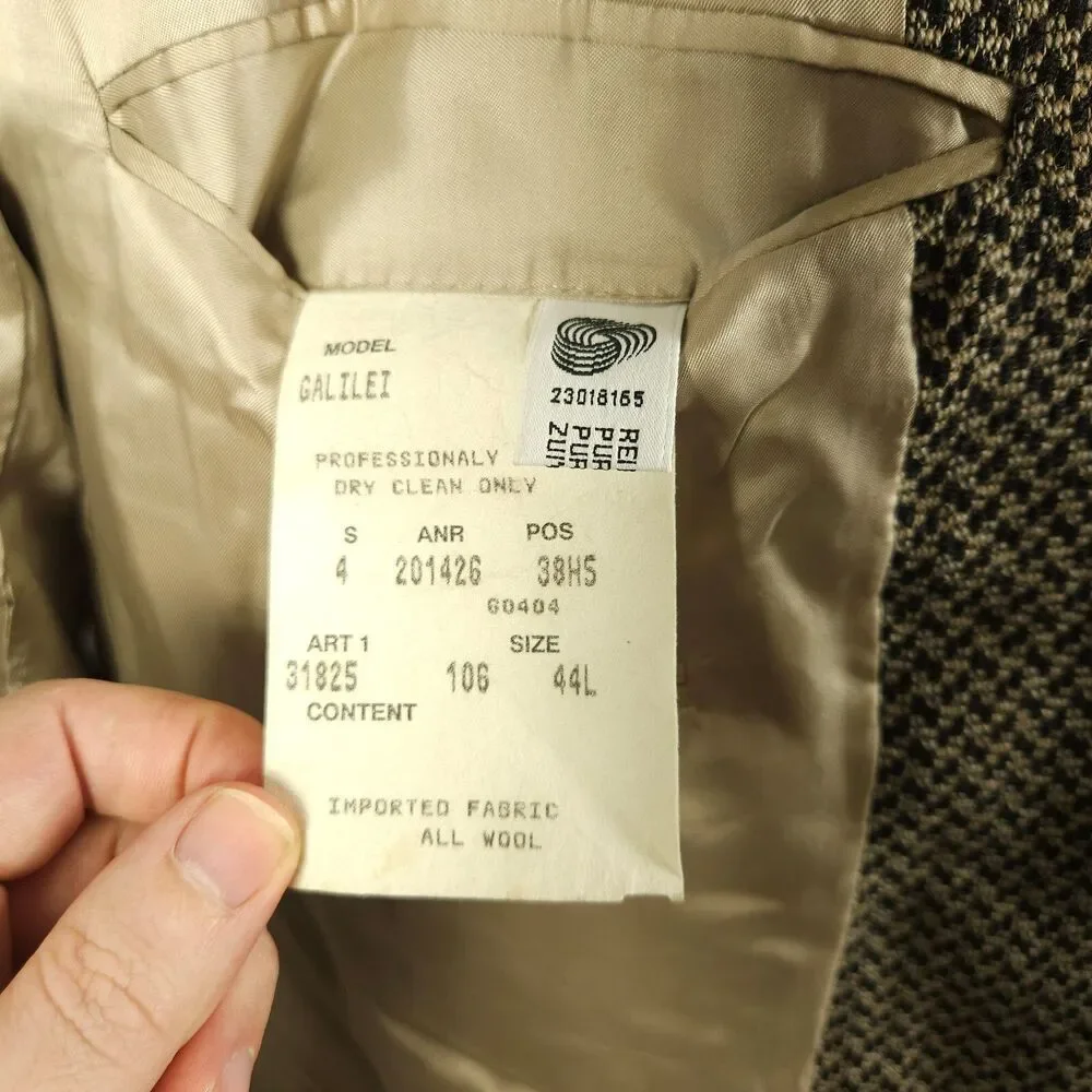 Hugo Boss 100% Wool Beige Blazer 44L 2 Button Ventless‎